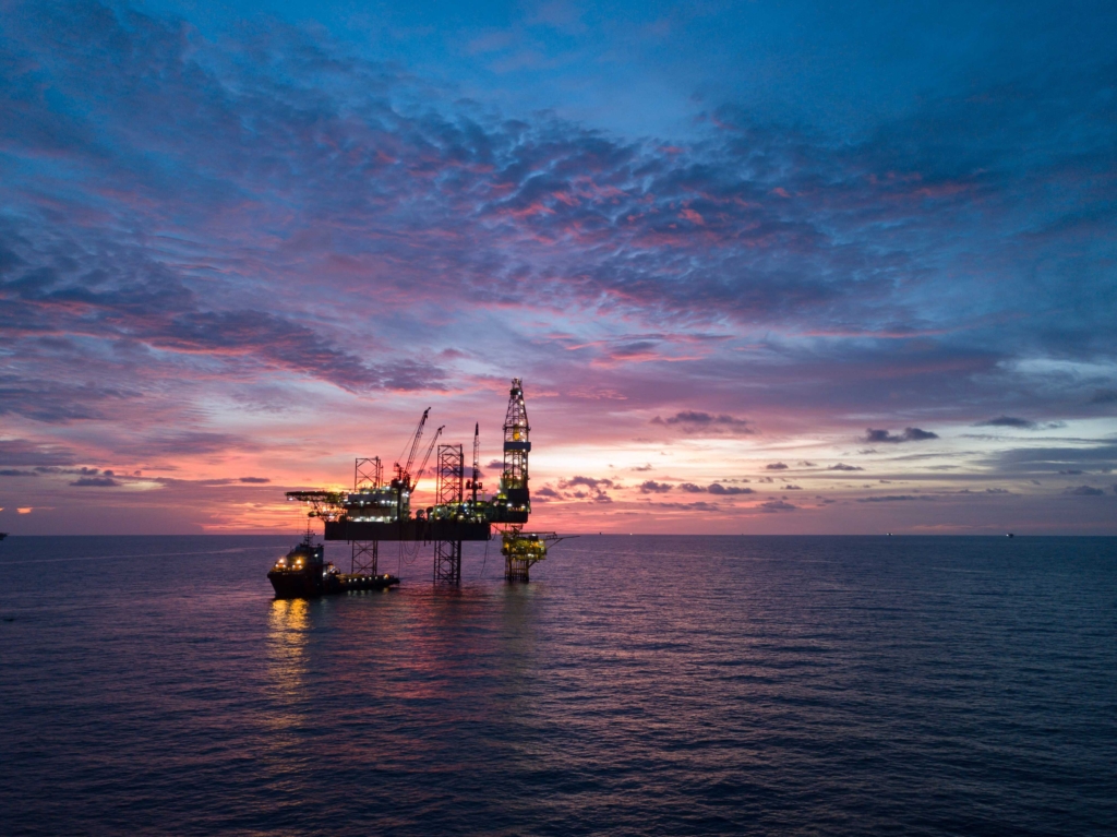 satellite connectivity solutions for offshore sector