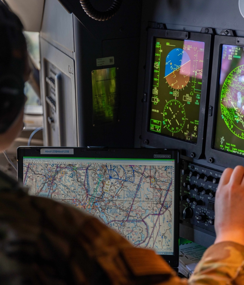 Military officer working with satellite connectivity delivered services_ Photo: Ingeborg Gloppen Johnsen Forsvaret